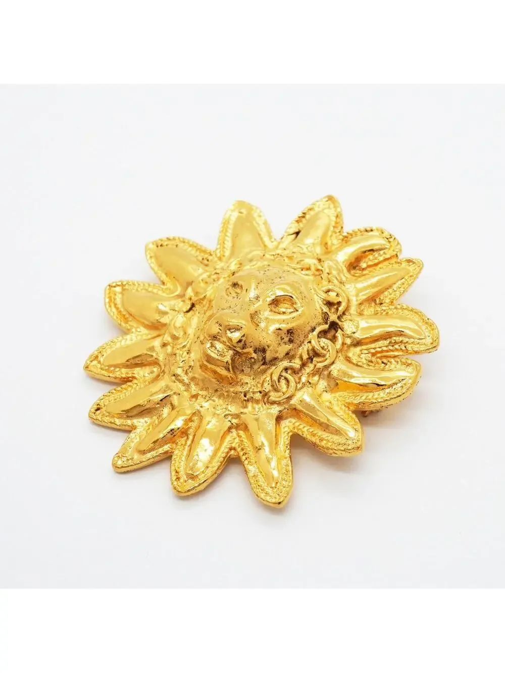 Chanel Cc Logo Brooch Metal #327473C84B